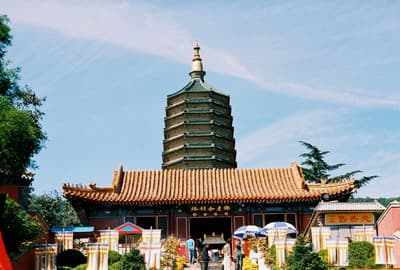 วัดหนึ่งในแปดวัดบนเขาปาต๋าชู